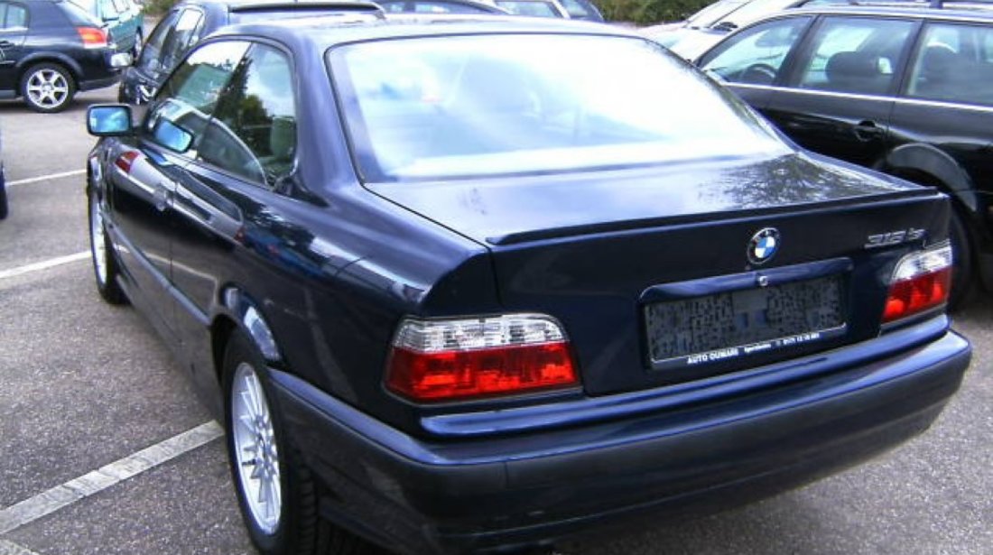 Eleroane UNIVERSALE , subtiri , model BMW m5 , care se lipesc pe portbagaj