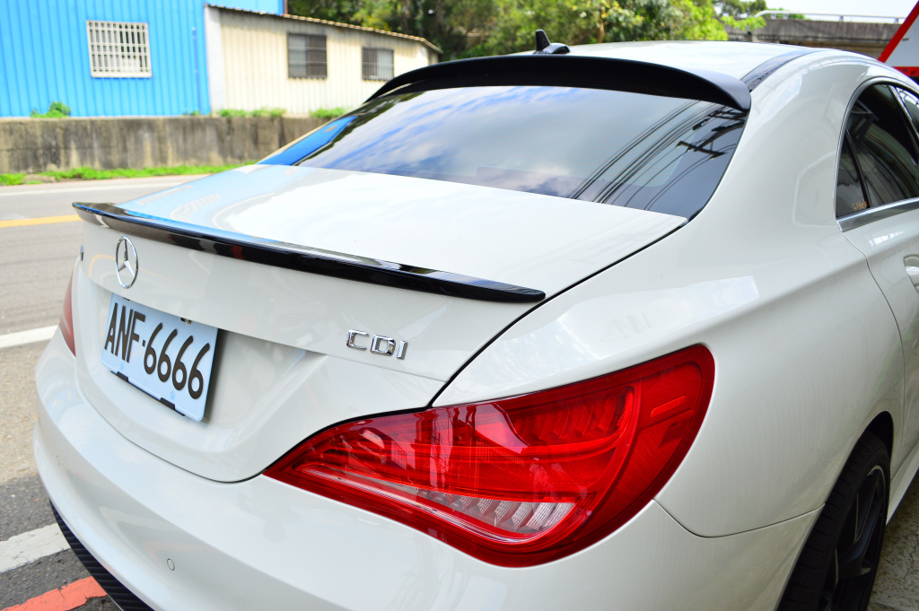 Eleron luneta pentru Mercedes CLA W117 plastic abs