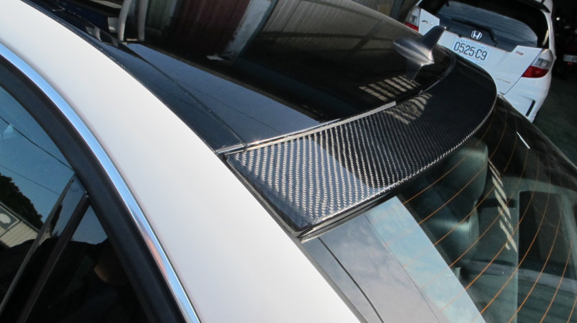 Eleron luneta pentru Mercedes W204 Carbon carbon Produs de calitate