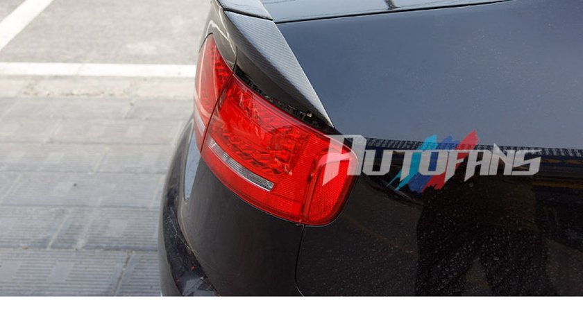 Eleron portbagaj din 3 piese AUDI A4 B8 2009 din CARBON
