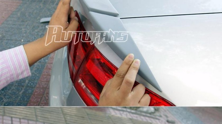 Eleron portbagaj din 3 piese AUDI A4 B8 2009