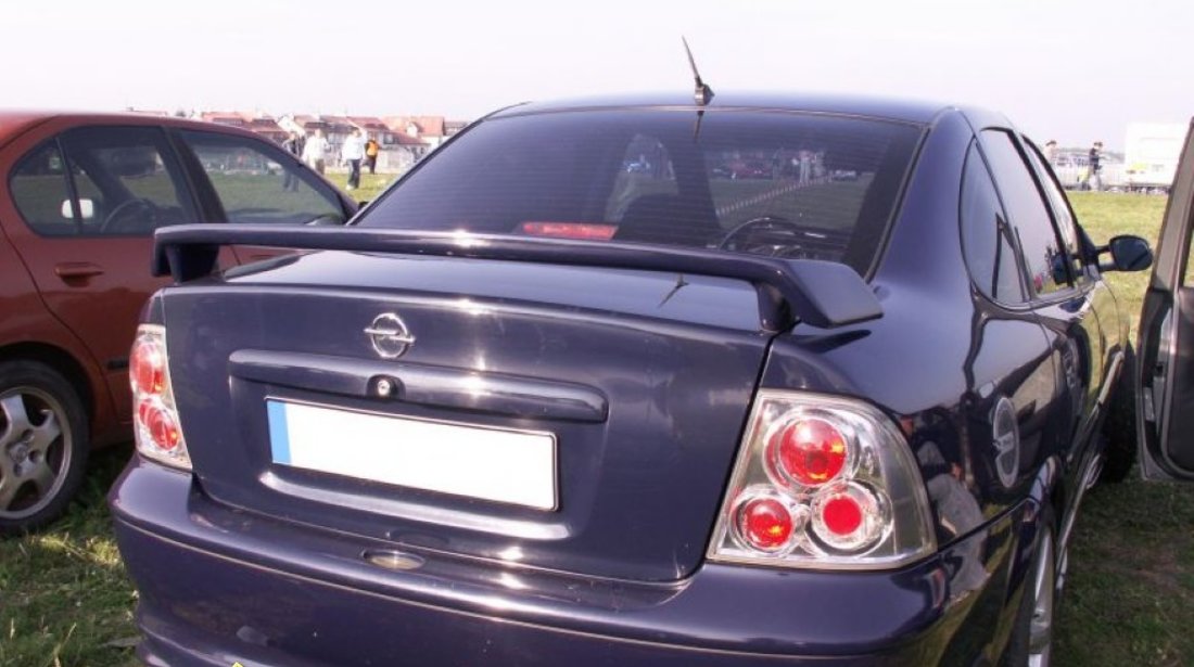 Eleron portbagaj Opel Vectra B sedan hb ver1