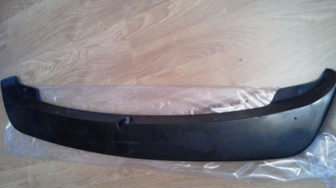 Eleron spoiler hayon luneta Subaru Forester 2008 -