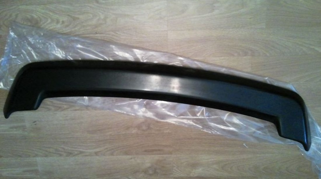 Eleron spoiler hayon luneta Subaru Forester 2008 -