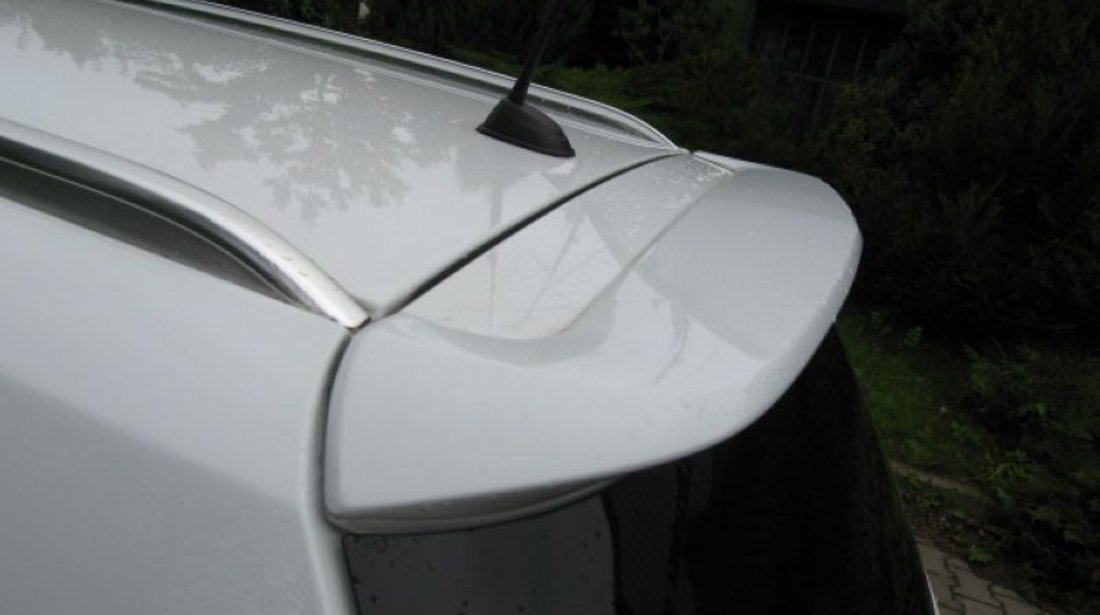 Eleron spoiler hayon Opel Astra H caravan