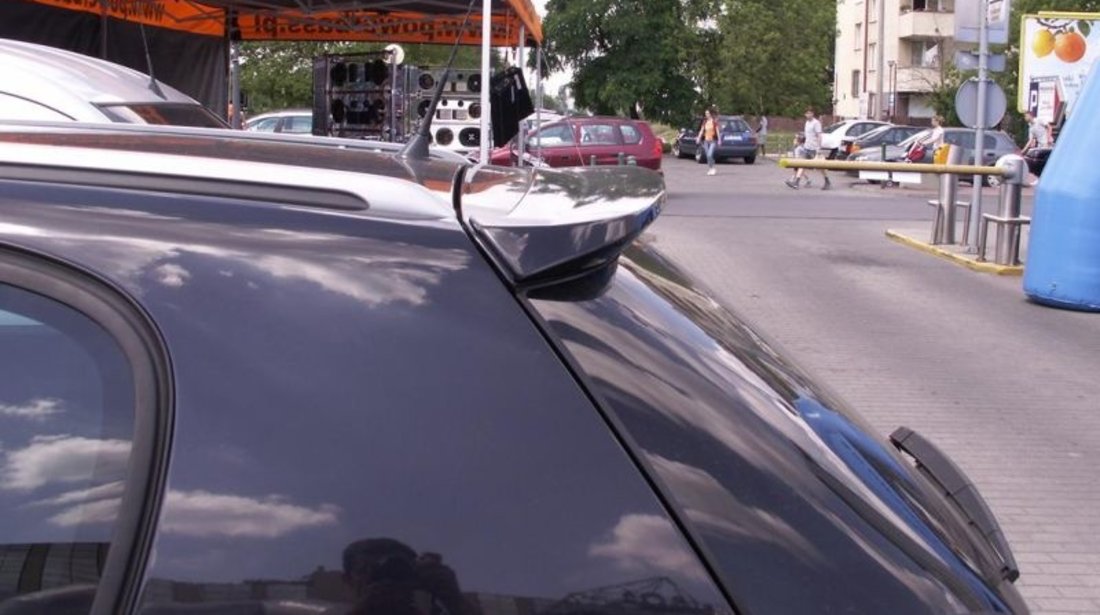 Eleron spoiler hayon Opel Signum