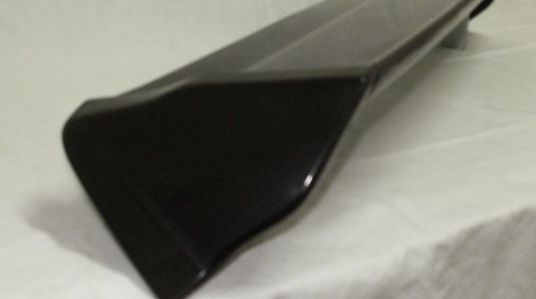 Eleron spoiler luneta hayon Toyota Corolla E11 1996 2001