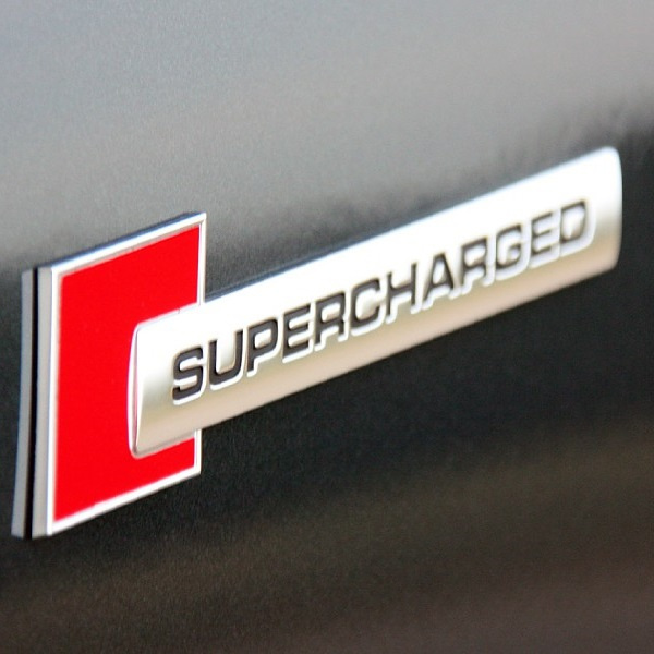 Emblema Auto Autoadeziva Supercharged AVX-T150923-25