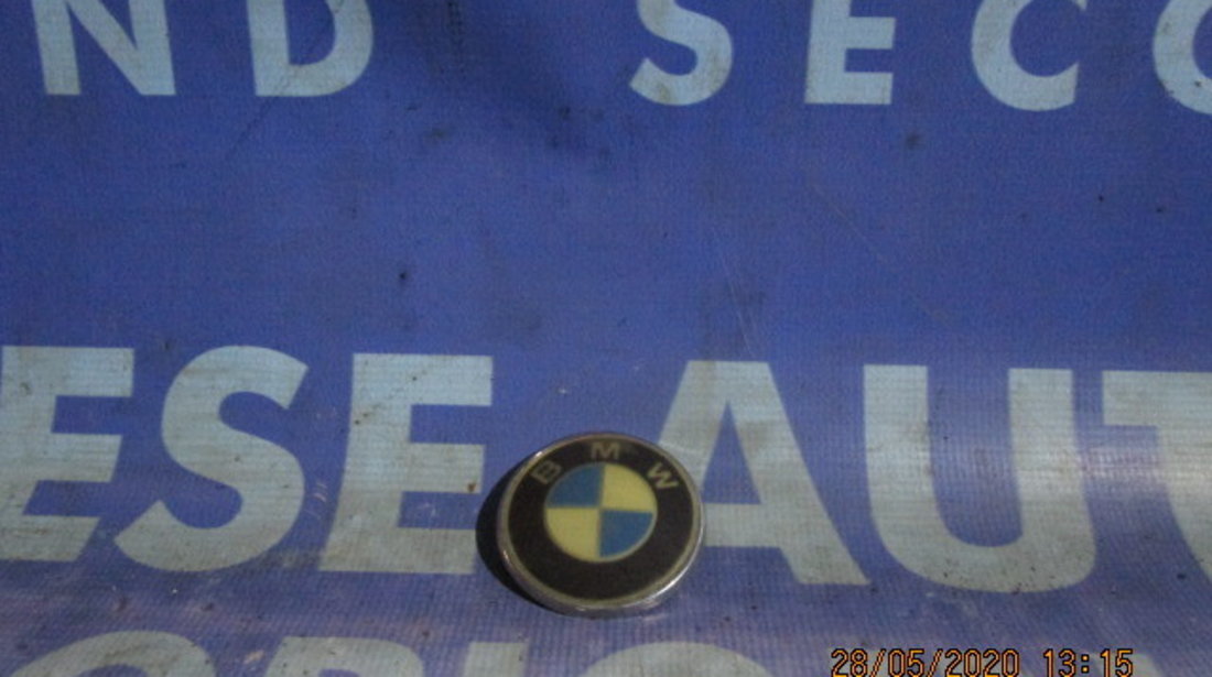 Emblema BMW E65 2002; 8132375 (spate)