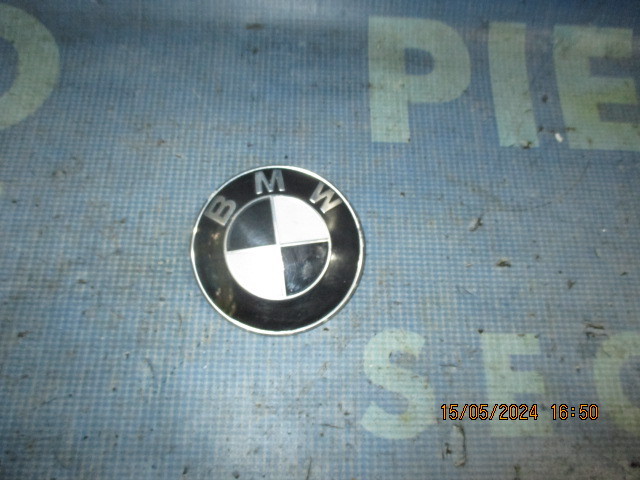 Emblema BMW E82; 8132377 (fata)
