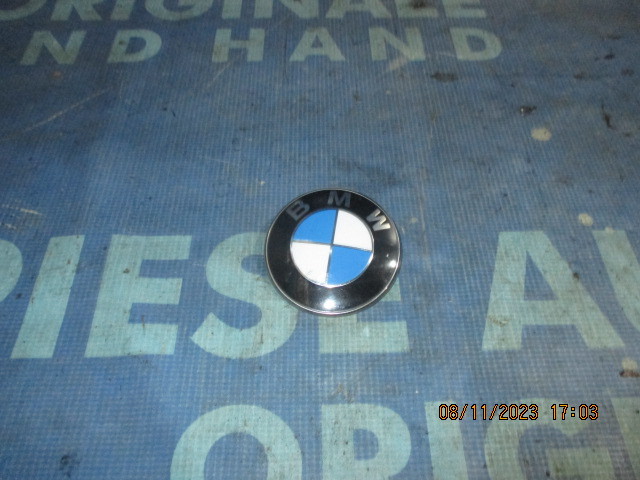 Emblema BMW E90 2009; 8132375 (fata)
