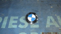 Emblema BMW E90 2009; 8132375 (fata)