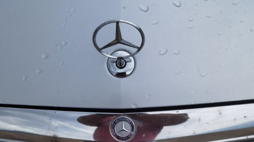 Emblema capota Mercedes S350 cdi W222