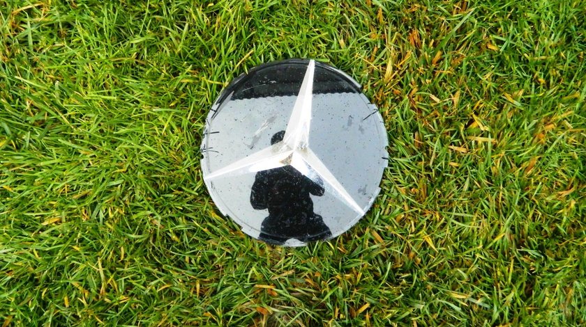 Emblema distronic Mercedes CL ,CLA ,E ,GLA,CLS, G ,ML cod A1648880411
