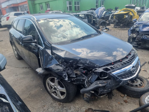 Emblema fata Opel Astra J 2012 break 1.7 cdti A17DTR
