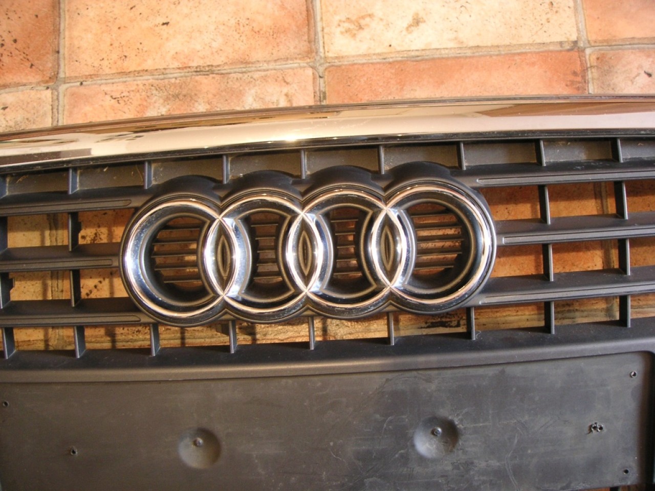 Emblema grila radiator Audi A4 B8 An 2009-2012