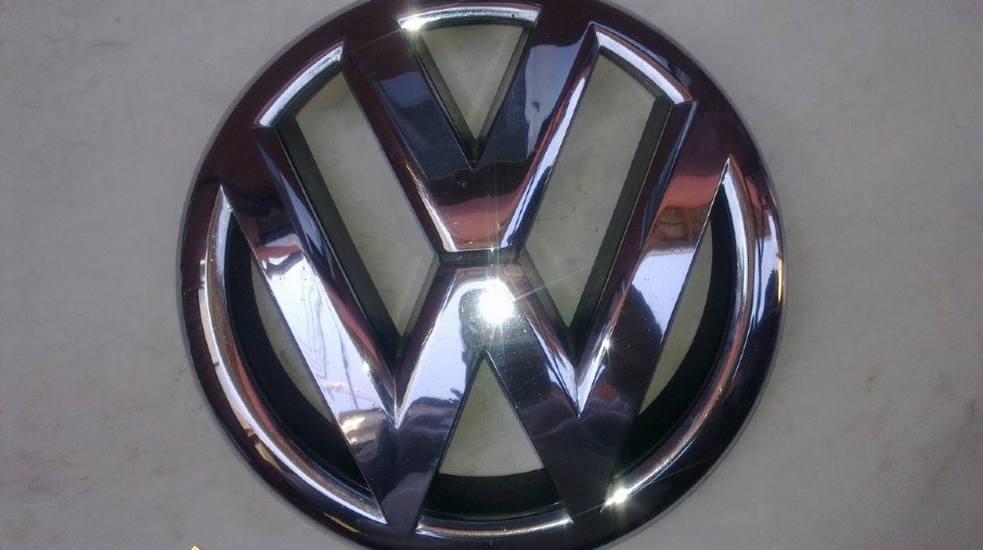 Emblema grila vw jetta 2011