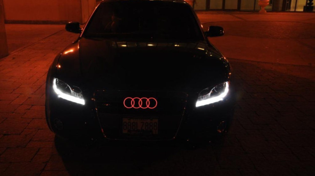 Emblema led rosu Audi 27cm grila fata logo a4 A5 a6 a8 q3 q5 q7 sigla auto