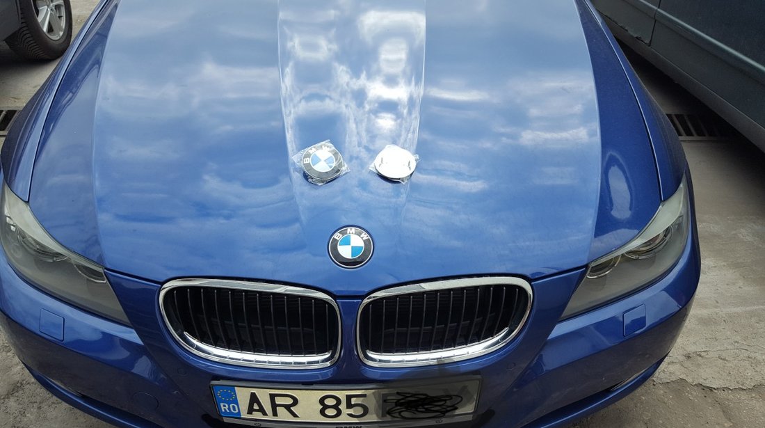 Emblema, logo, sigla BMW pentru capota si portbagaj