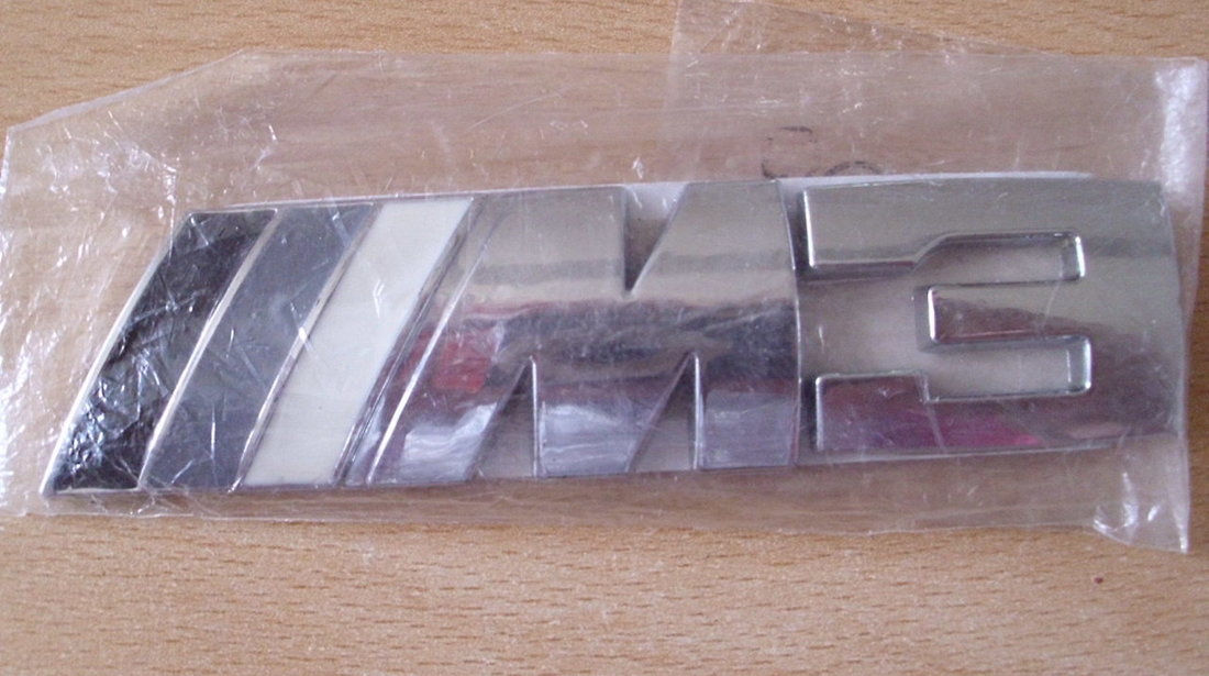 Emblema M3 alb/negru 11X2.5 cm pt portbagaj