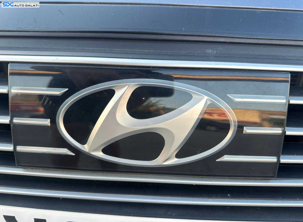 Emblema Sigla Capac de pe Bara Spoiler Fata Acoperire Protectie Radar Pilot Automat Cruise Control Distronic Hyundai Ioniq 2016 - 2019 [K6444]