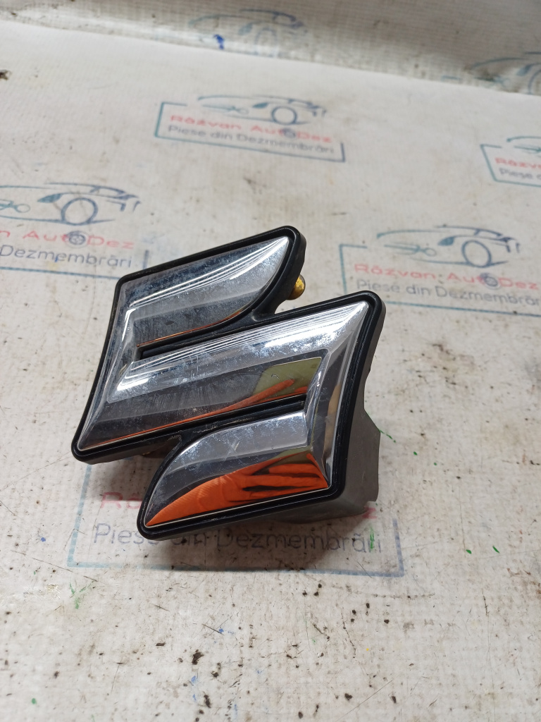 Emblema Suzuki SX4 1.0 Benzina 2018, 7174364R0