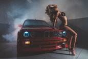 Emily Sears si BMW M3 E30