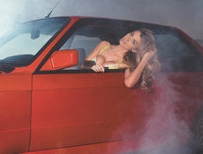 Emily Sears si BMW M3 E30