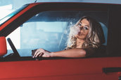 Emily Sears si BMW M3 E30