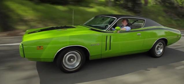 Emotiile unui profesor de 71 de ani, alaturi de al sau Dodge Charger de... 40 de ani Emotiile unui profesor de 71 de ani, alaturi de al sau Dodge Charger de... 40 de ani