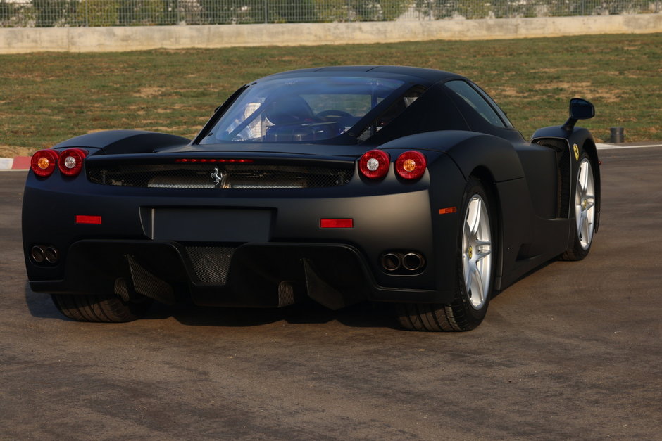 Enzo Ferrari in Nero Opaco