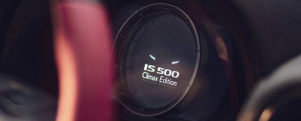 Este foarte probabil ca japonezii sa ofere pentru ultima data aceasta masina. Noul sedan rival cu BMW Seria 3 se lauda cu un motor V8 aspirat natural