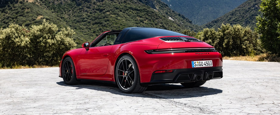 Este inceputul unei noi ere. Porsche dezvaluie oficial primul 911 cu motor hibrid, ceasuri de bord digitale si pornire de la buton. Galerie foto completa Este inceputul unei noi ere. Porsche dezvaluie oficial primul 911 cu motor hibrid, ceasuri de bord digitale si pornire de la buton. Galerie foto completa