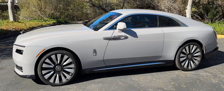 Este inceputul unei noi ere. Rolls-Royce prezinta oficial noul Spectre, primul model cu propulsie electrica din istoria companiei. Cum arata in realitate Este inceputul unei noi ere. Rolls-Royce prezinta oficial noul Spectre, primul model cu propulsie electrica din istoria companiei. Cum arata in realitate
