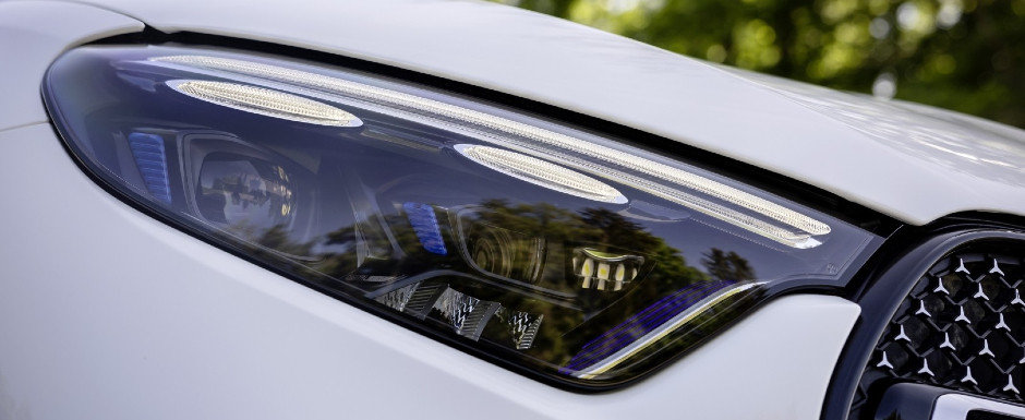 Este oficial: s-a lansat si in Romania! Noua masina de lux ofera doar motoare in patru pistoane Este oficial: s-a lansat si in Romania! Noua masina de lux ofera doar motoare in patru pistoane