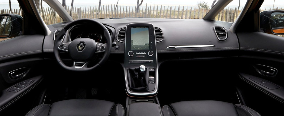 Este sfarsitul unei ere. Renault opreste productia acestei masini dupa aproape 26 de ani Este sfarsitul unei ere. Renault opreste productia acestei masini dupa aproape 26 de ani