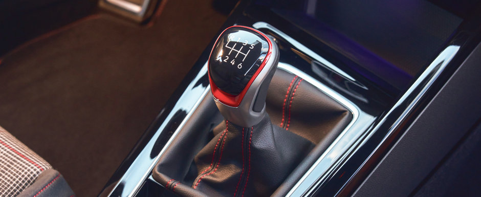 Este sfarsitul unei ere. Volkswagen prezinta oficial noul Golf GTI 380, ultimul Golf GTI cu transmisie manuala din istorie Este sfarsitul unei ere. Volkswagen prezinta oficial noul Golf GTI 380, ultimul Golf GTI cu transmisie manuala din istorie