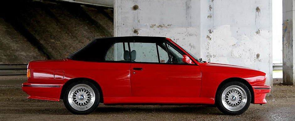 Este un BMW M3 E30. Unul Cabriolet si... de vanzare. Pretul bijuteriei bavareze.