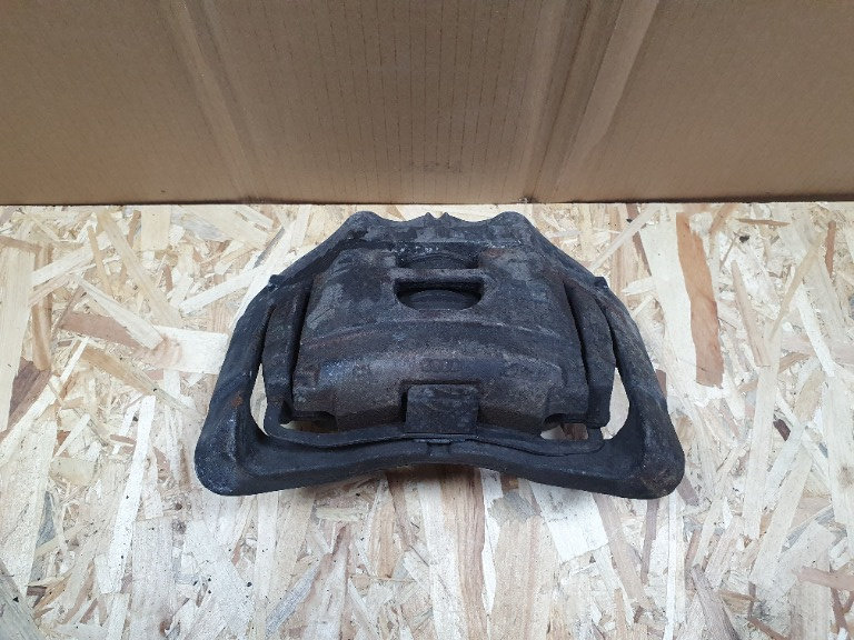 Etrier cu suport stanga fata Audi A6 C6 (4F2) 2.7 TDI 2006