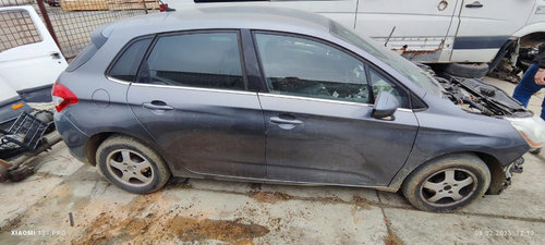 Etrier dreapta fata Citroen C4 B7 1.6 HDI cod motor 9HR / DV6C transmisie manuala 6+1 an 2012