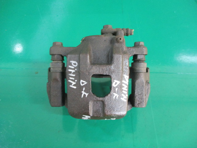 ETRIER DREAPTA FATA MITSUBISHI PAJERO PININ FAB. 1999 – 2007 ⭐⭐⭐⭐⭐