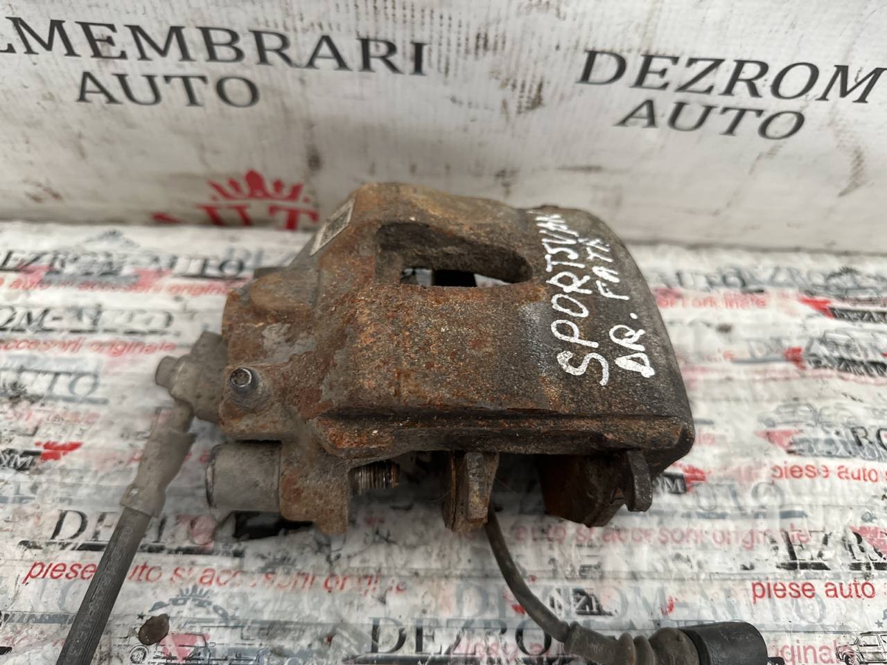 Etrier dreapta fata SEAT Leon Van 1.2 TSI 86 cai cod: 5Q0615106CD