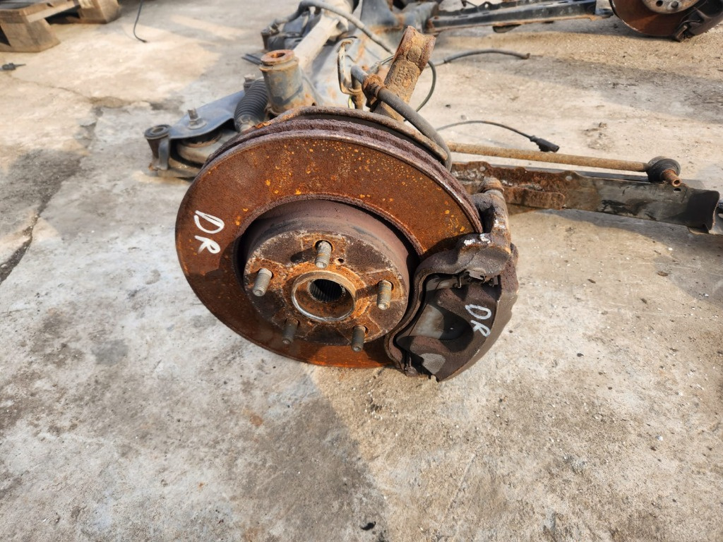 Etrier dreapta fata Toyota Avensis 2.0 D-4D T27 2010 2011 2012 2013 2014