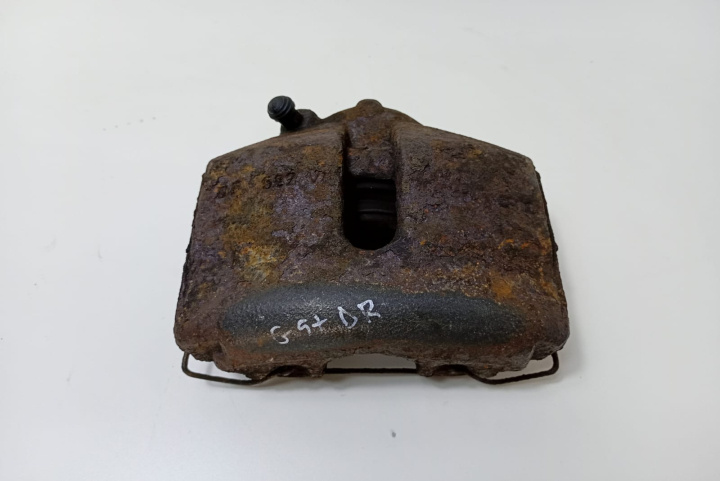 Etrier dreapta fata Volkswagen VW Touran
