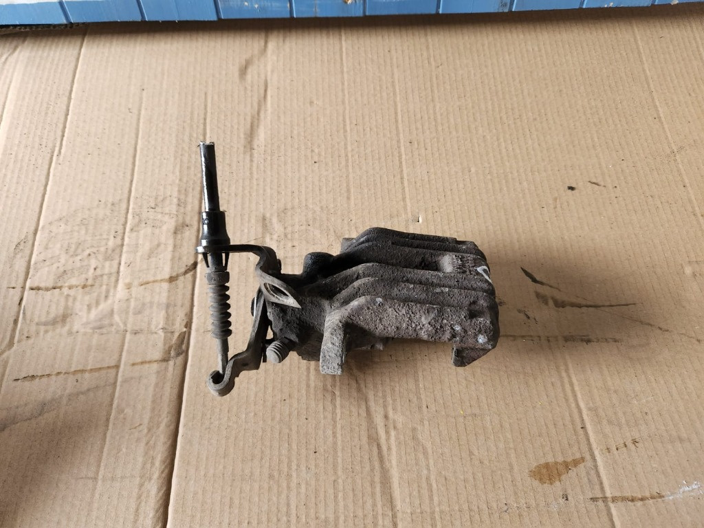 Etrier dreapta spate Seat Leon 1P 1.2 TSI an 2011