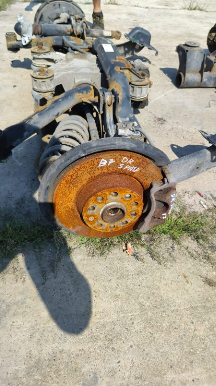 Etrier dreapta spate Volkswagen Passat B7 Combi 2.0 TDI 2012