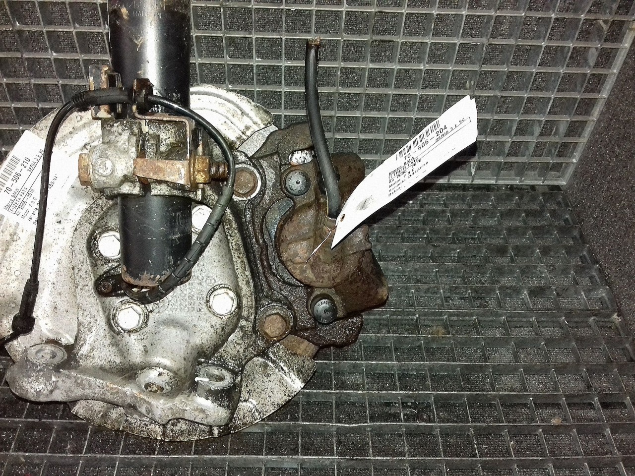 ETRIER FATA DREAPTA BMW SERIA 3 E 90 SERIA 3 E 90 2.0 D - (2004 2012)