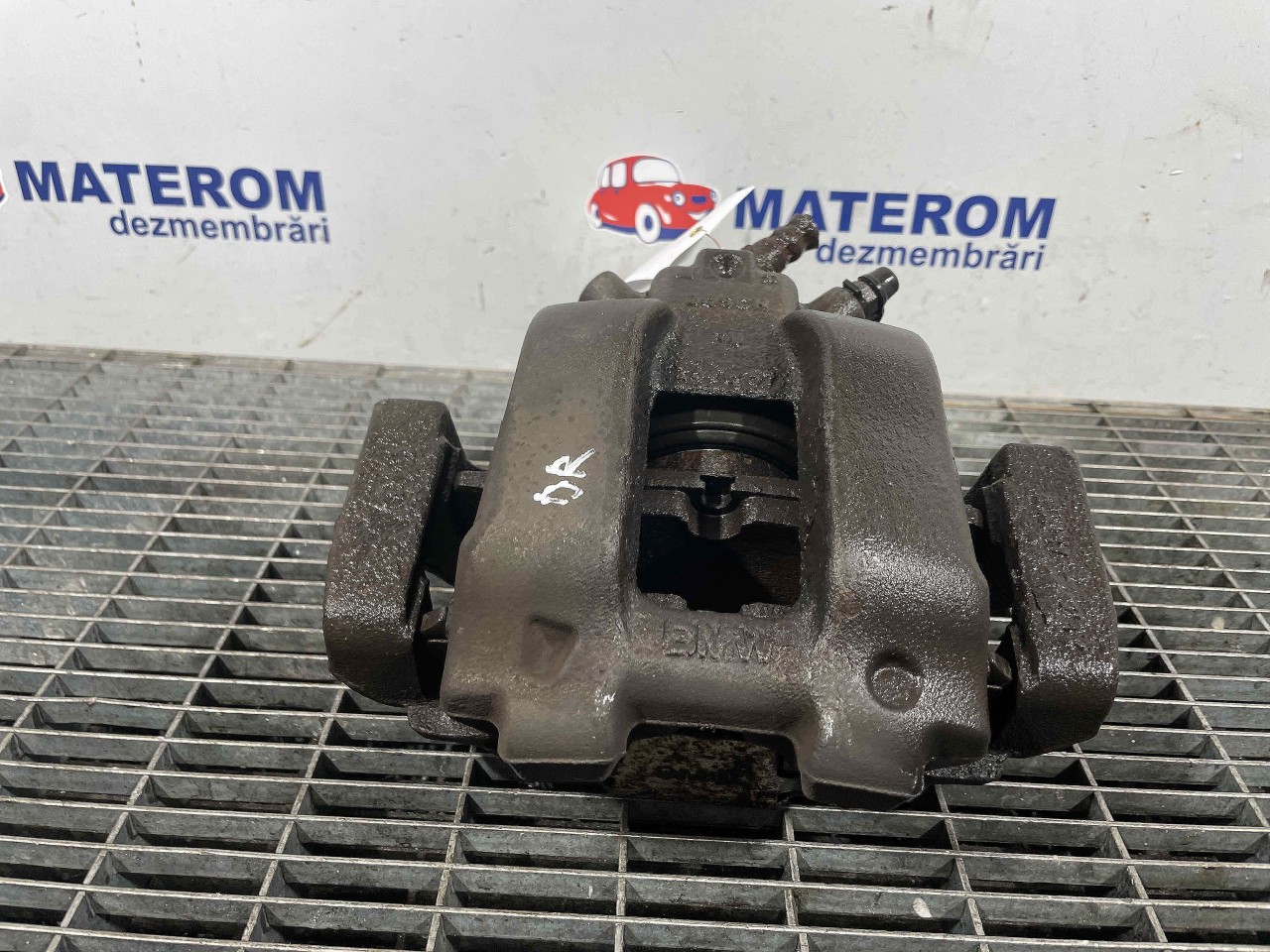ETRIER FATA DREAPTA BMW SERIA 3 F 31 2.0