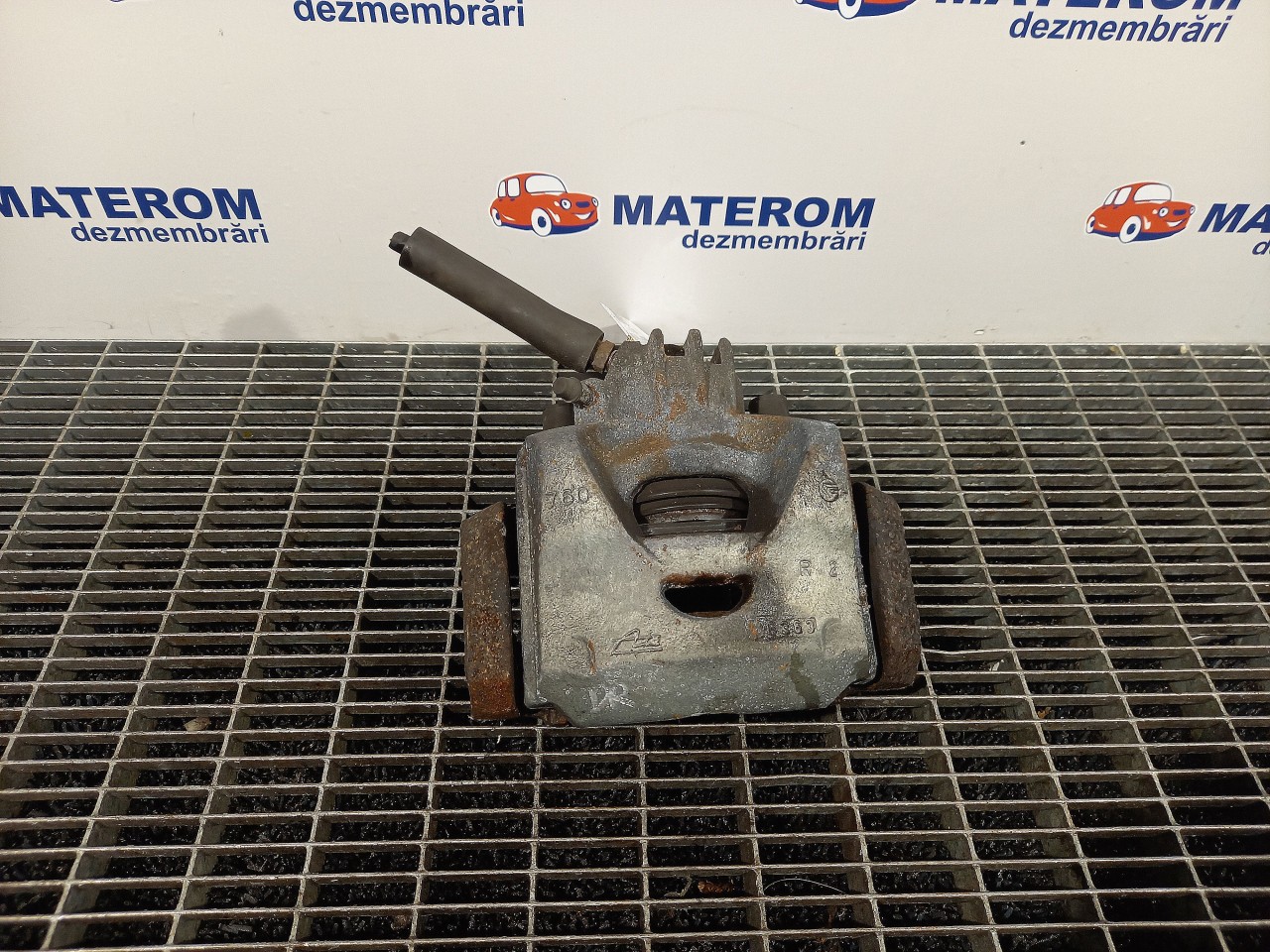 ETRIER FATA DREAPTA CITROEN C4 PICASSO C4 PICASSO 1.6 HDI - (2006 2010)