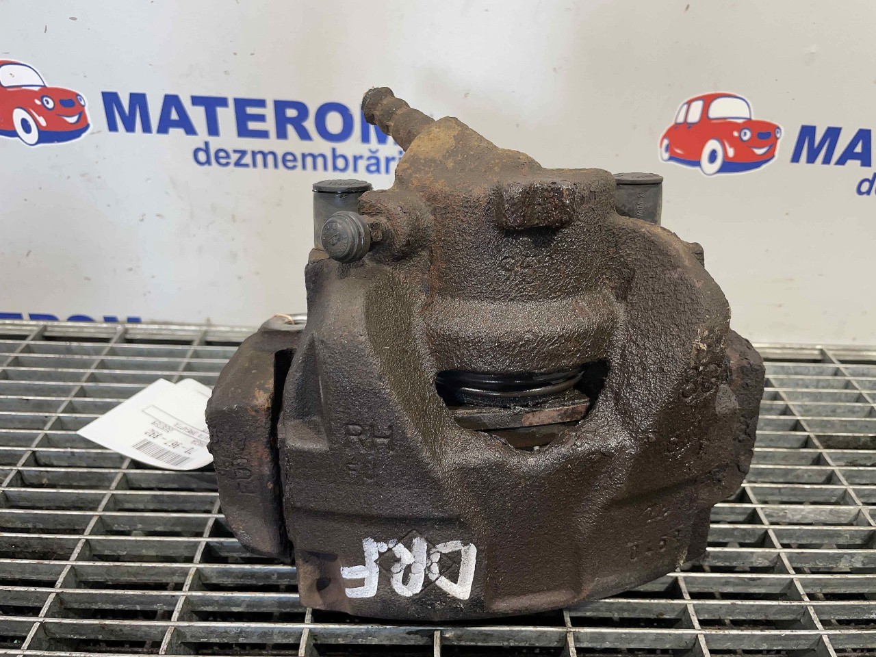 ETRIER FATA DREAPTA DACIA DUSTER DUSTER 1.6 INJ 16V - (2010 2013)